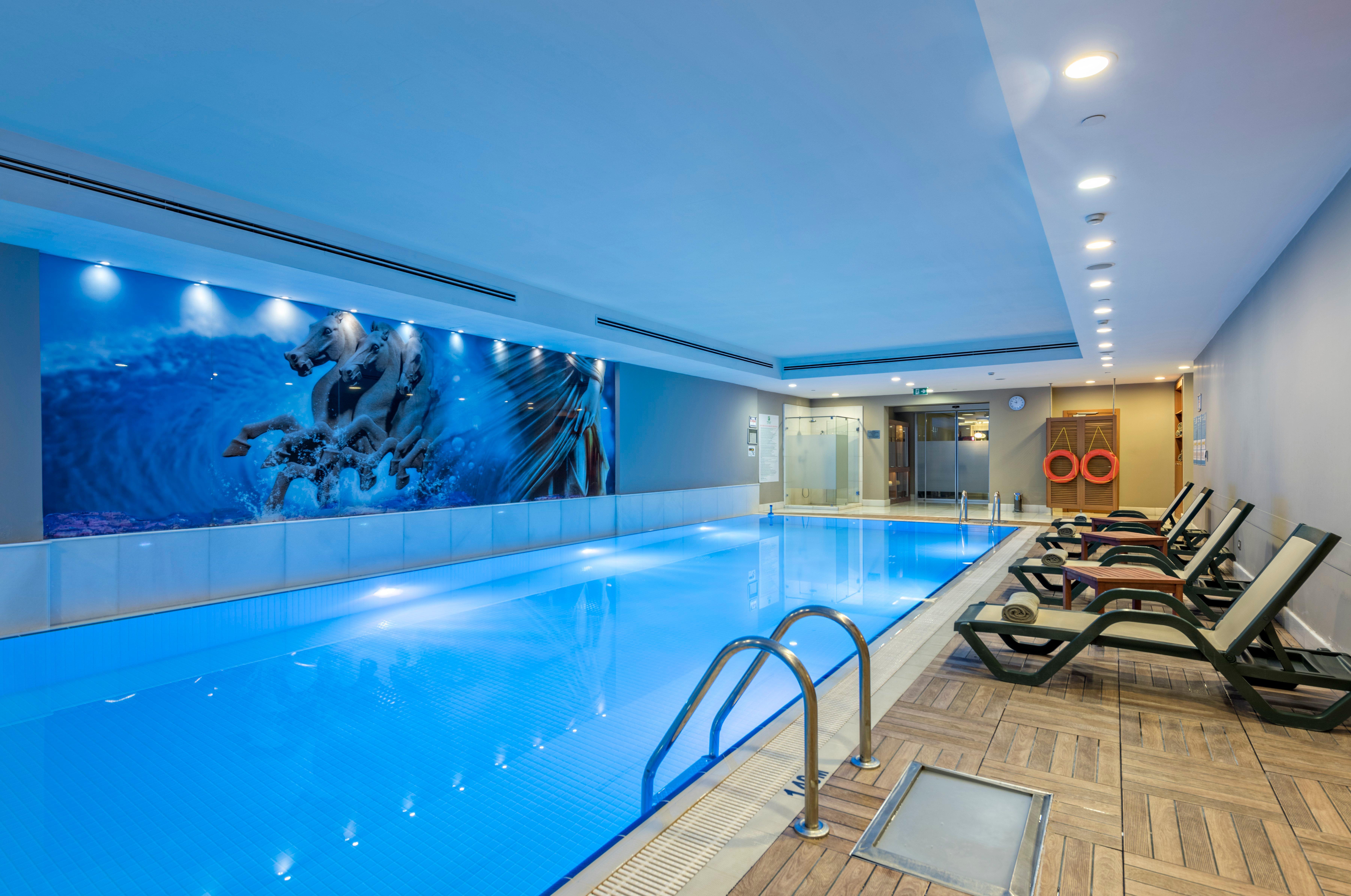 Holiday Inn Sisli By Ihg Истанбул Екстериор снимка