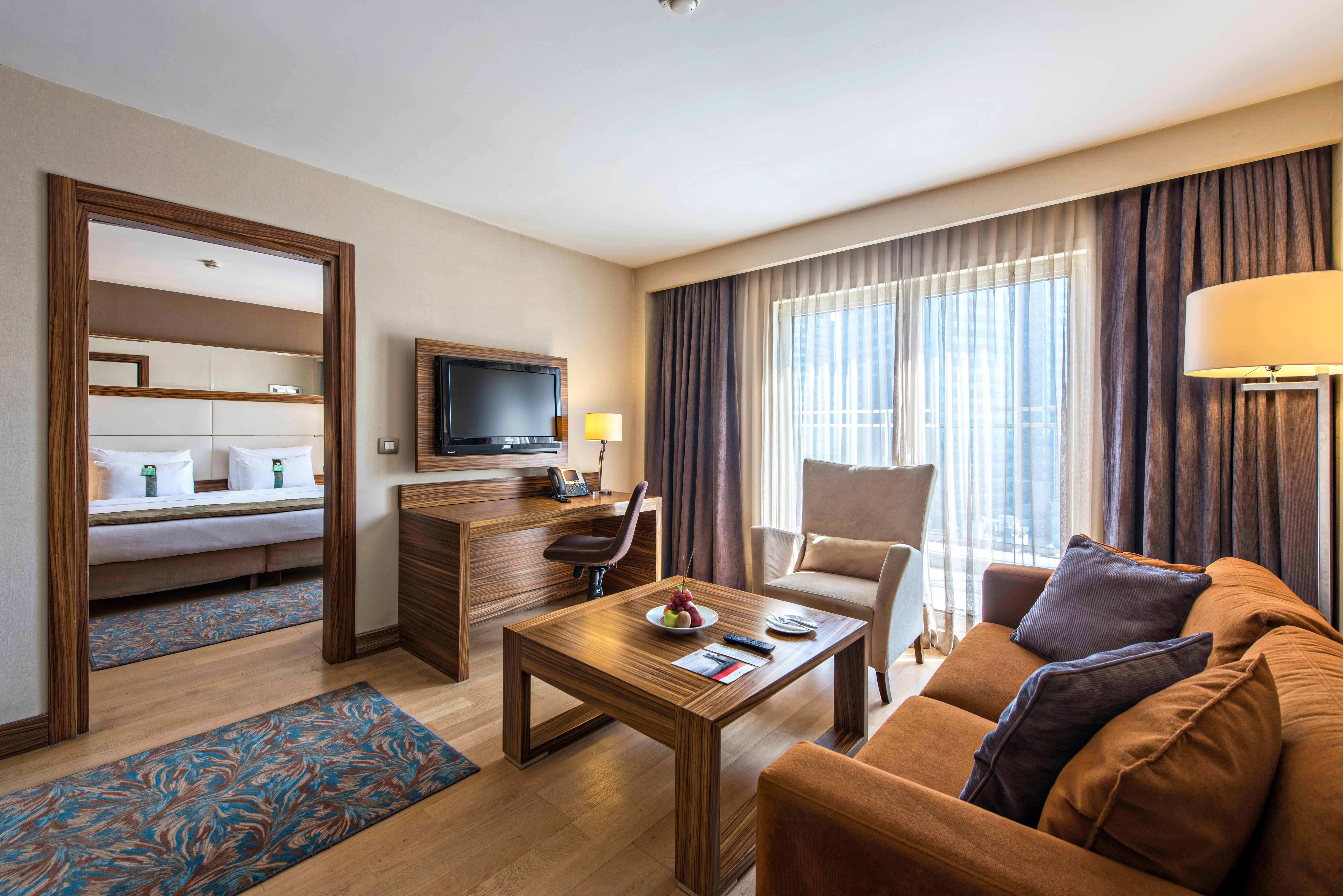 Holiday Inn Sisli By Ihg Истанбул Екстериор снимка