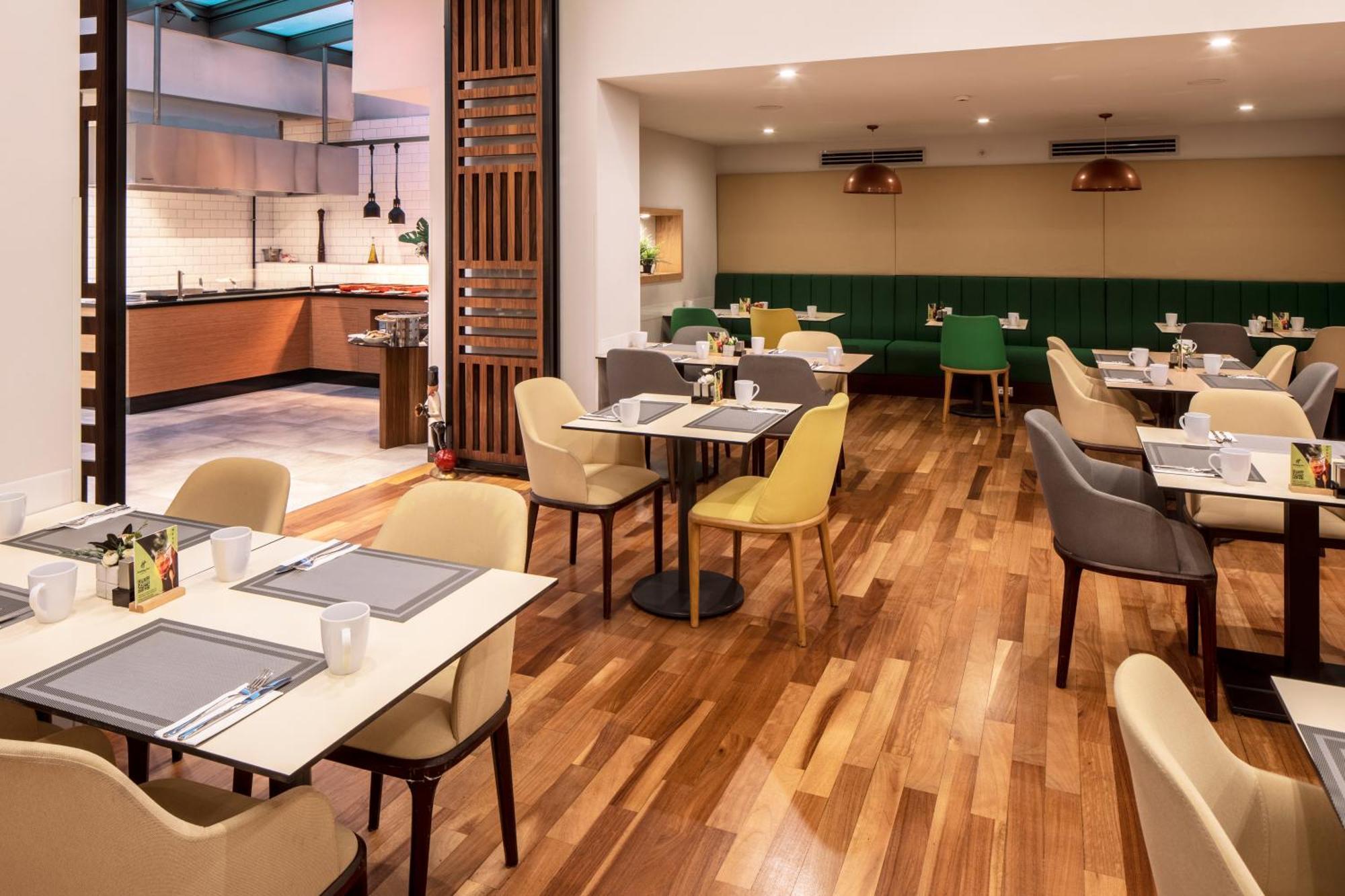 Holiday Inn Sisli By Ihg Истанбул Екстериор снимка