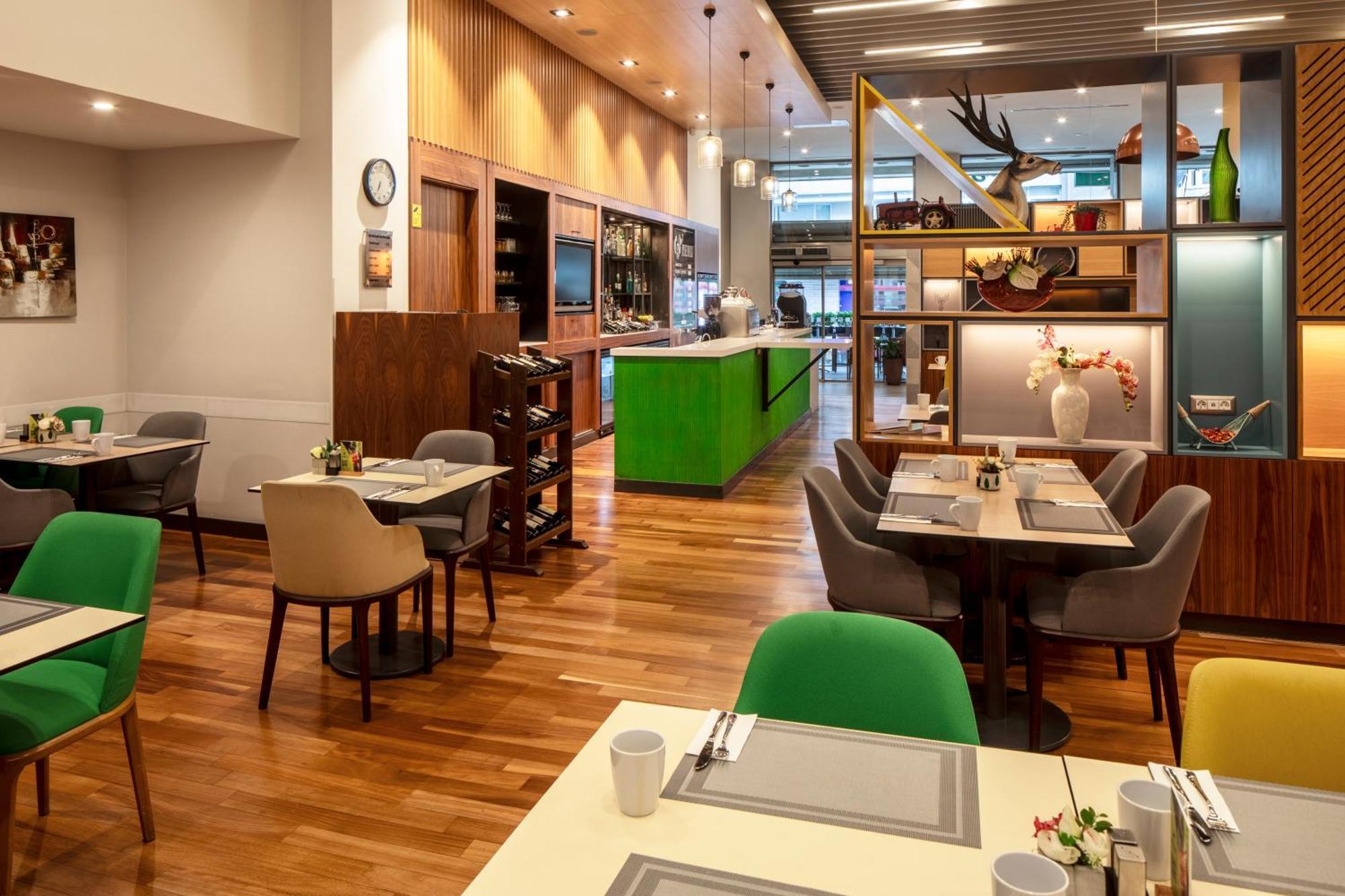 Holiday Inn Sisli By Ihg Истанбул Екстериор снимка